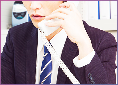 はじめにお電話にて、希望のギャル、コース、オプションをお伝えください。